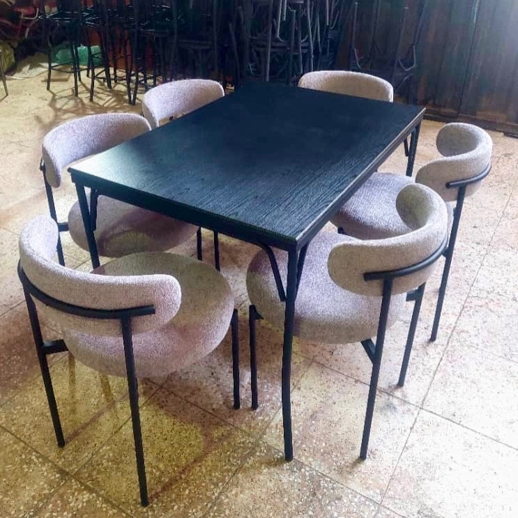 میز غذاخوری 120 در 80 (6 نفره)